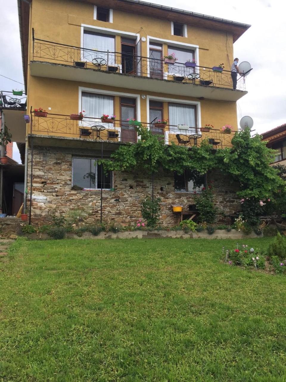 Guest House Agush Kribul Exterior photo