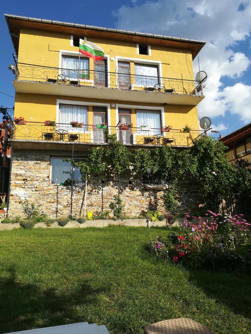 Guest House Agush Kribul Exterior photo